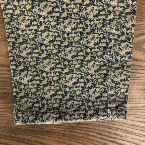 🎄Cabi green/blue ditsy pattern pants SZ 12  skinny - Picture 8 of 11